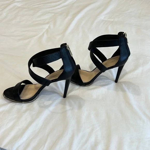 Kenneth Cole black strappy high heels back zipper size 6.5M - Picture 2 of 6